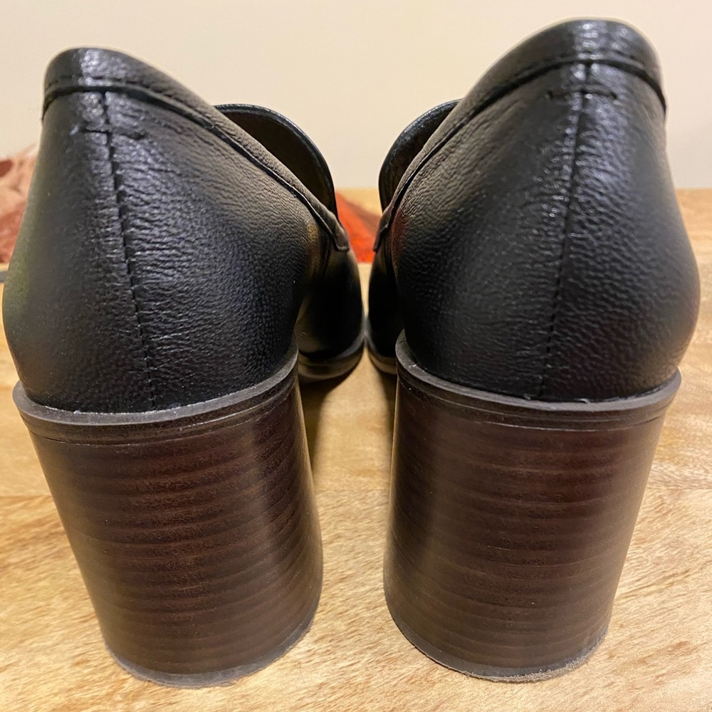 Crown Vintage Caitlin Pump
